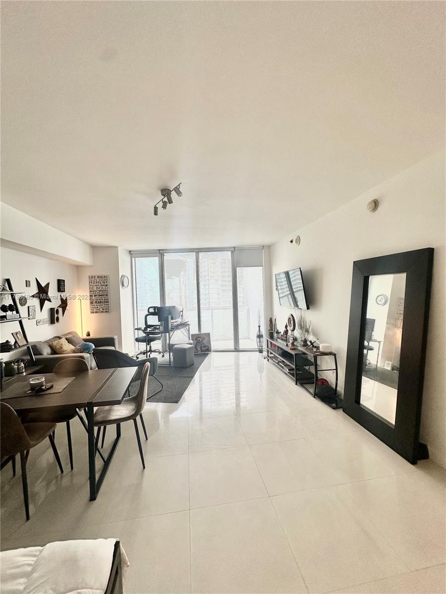 475 Brickell Ave #3010, Miami FL 33131