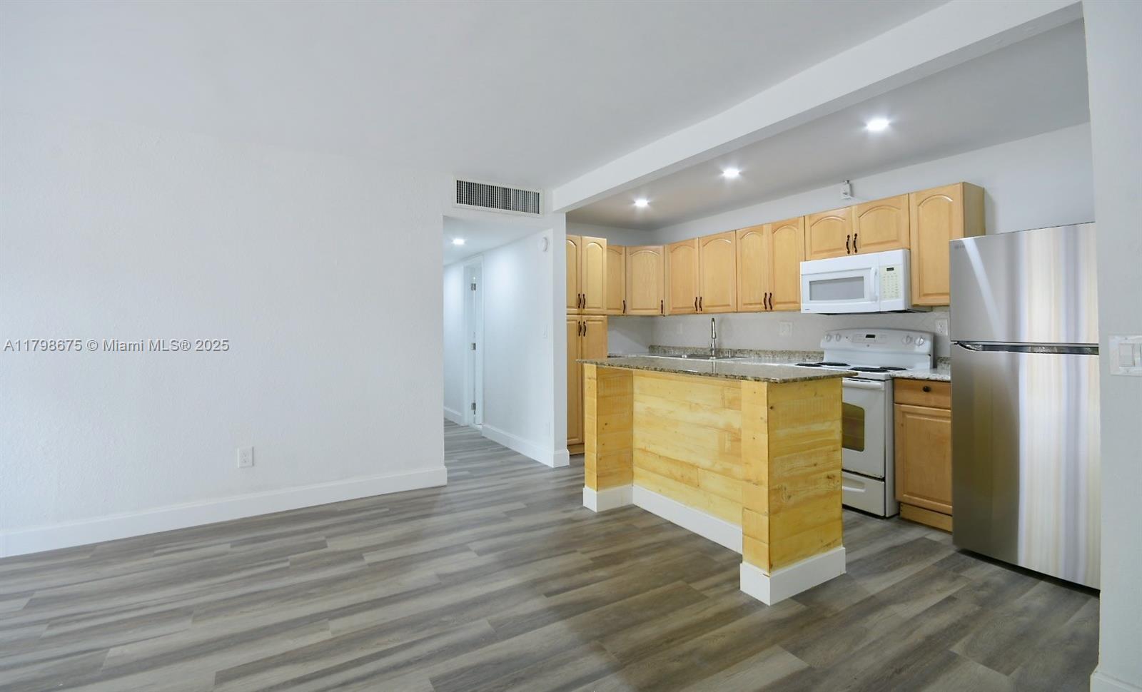 Property photo # 6