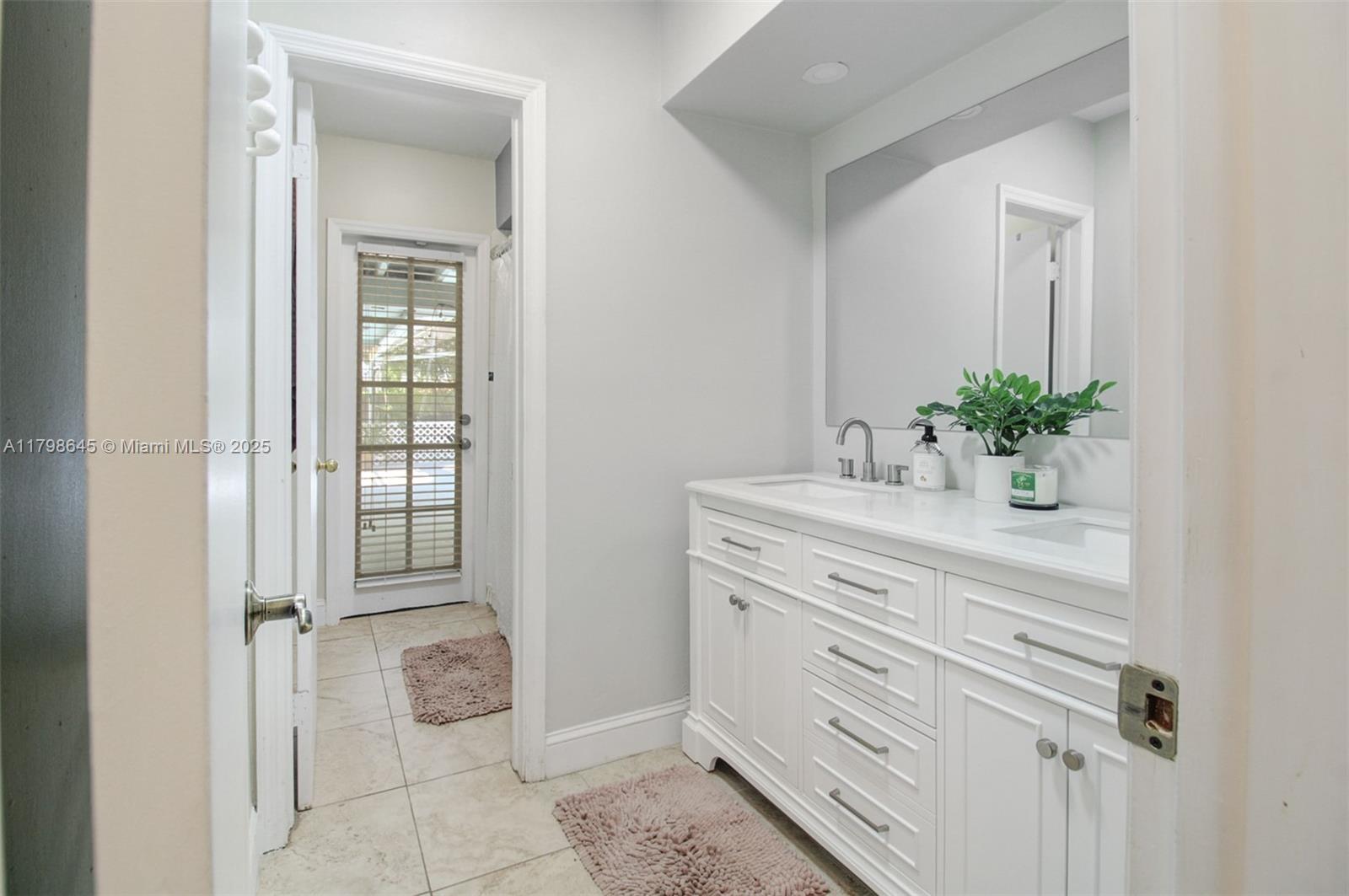 7700 SW 168th Ter, Palmetto Bay, Florida image 8