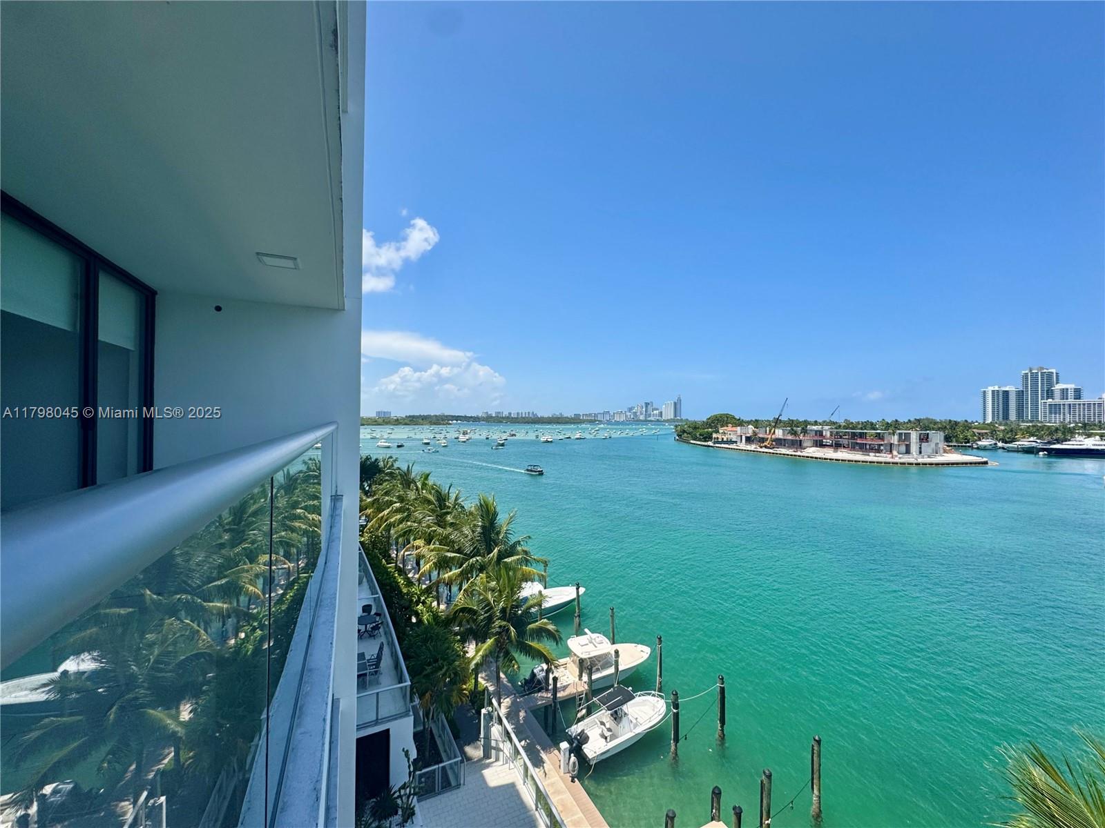 Apartamento para Alugar em Bay Harbor Islands, FL