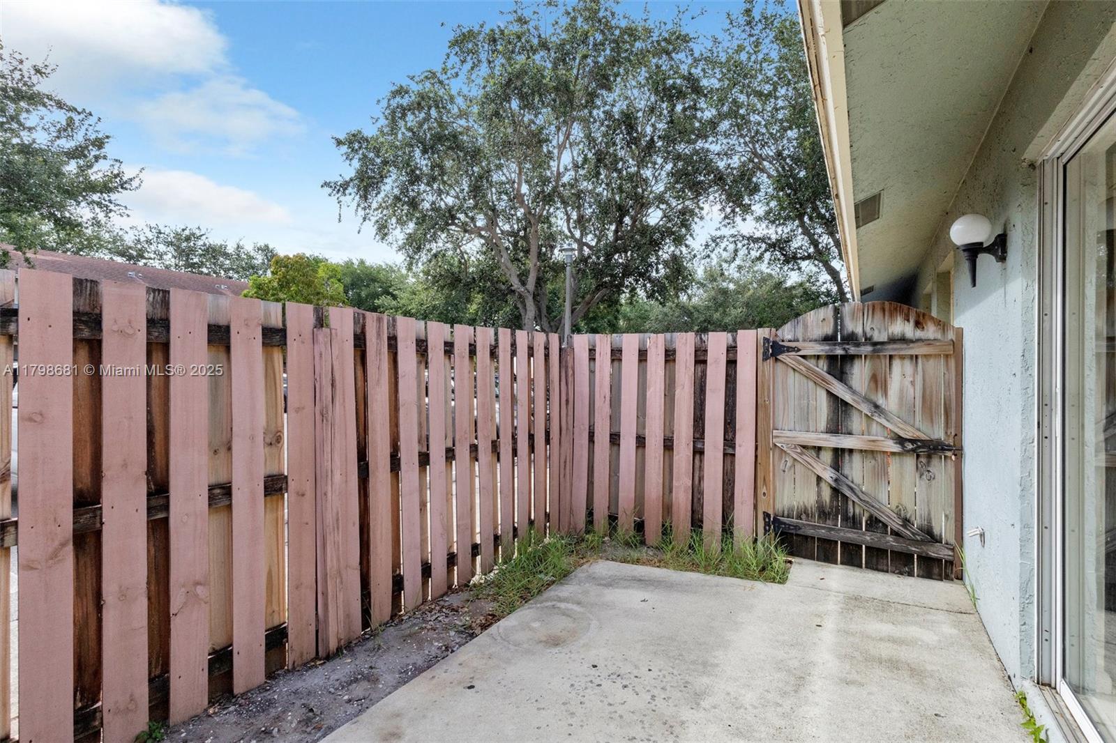 910 E Cypress Way E, Palm Springs, Florida image 3