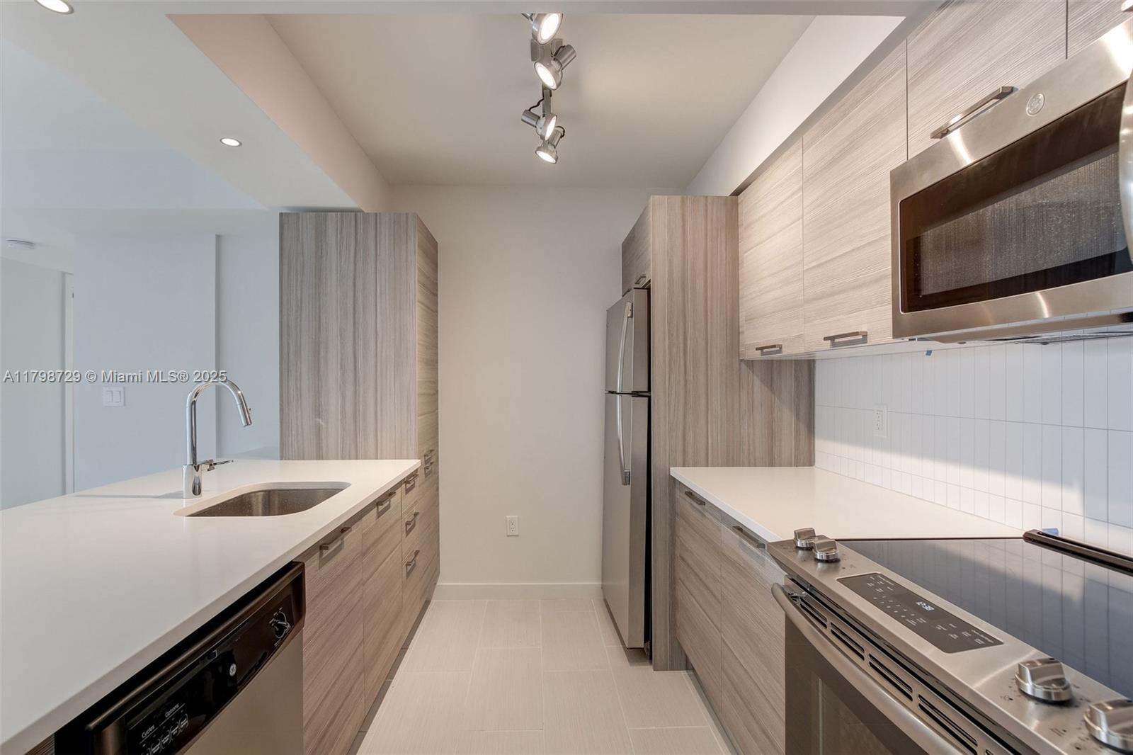 Property photo # 6