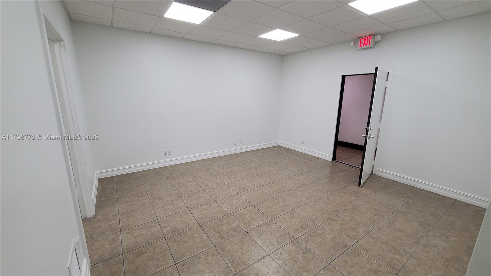 Listing Photo 10
