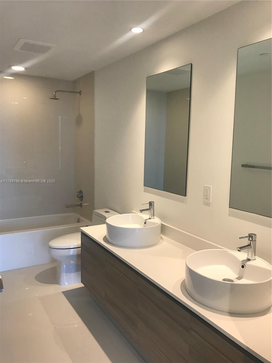 121 NE 34 ST #3007, Miami FL 33137