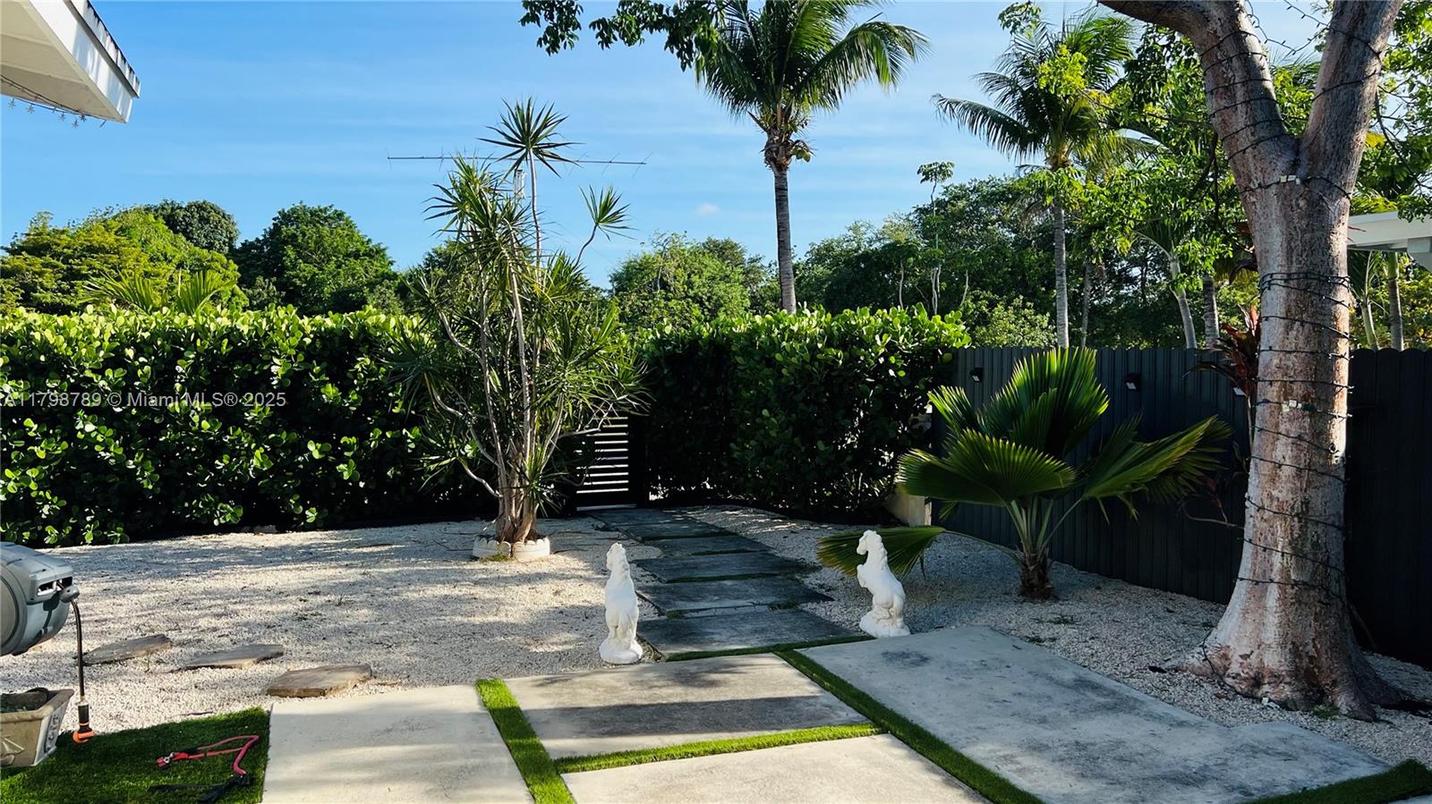 1245 NE 154th St, North Miami Beach, Florida image 27