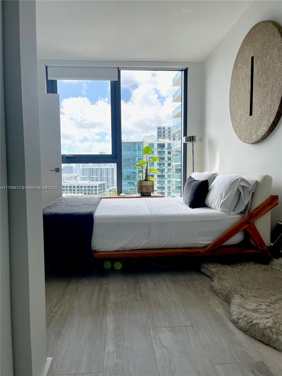 121 NE 34th #2903, Miami FL 33137
