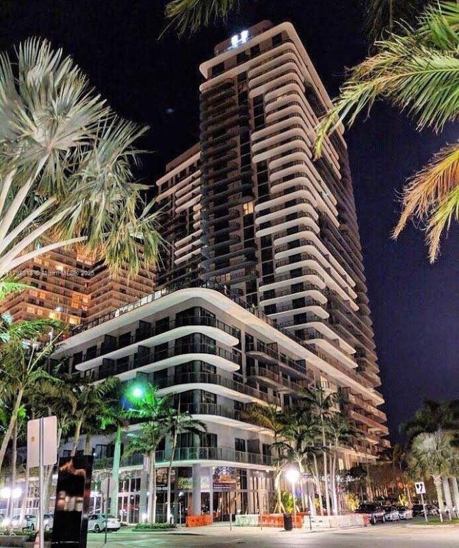121 NE 34th #2903, Miami FL 33137