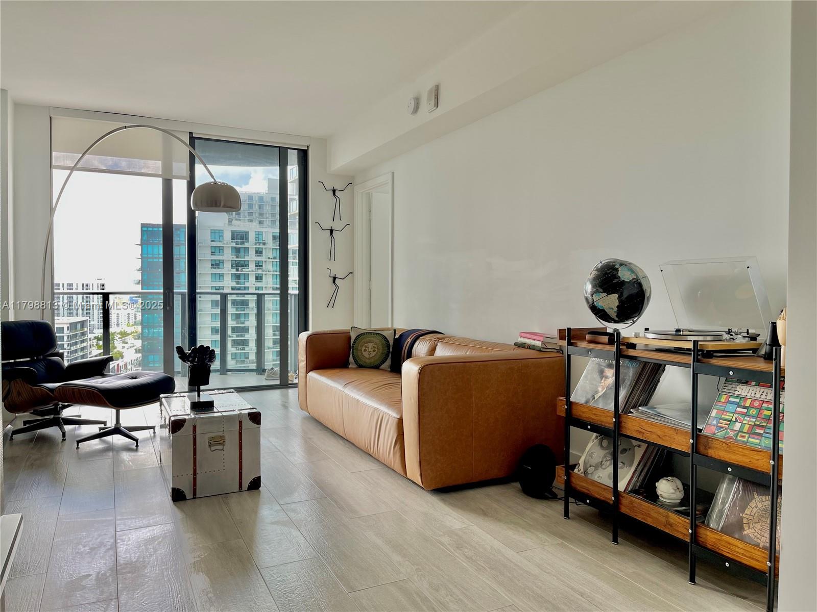 121 NE 34th #2903, Miami FL 33137