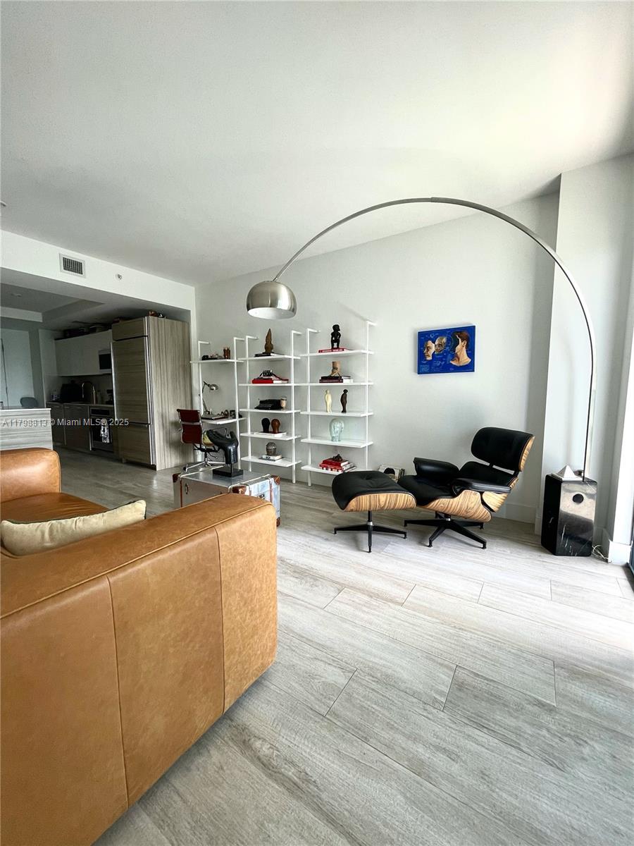 121 NE 34th #2903, Miami FL 33137