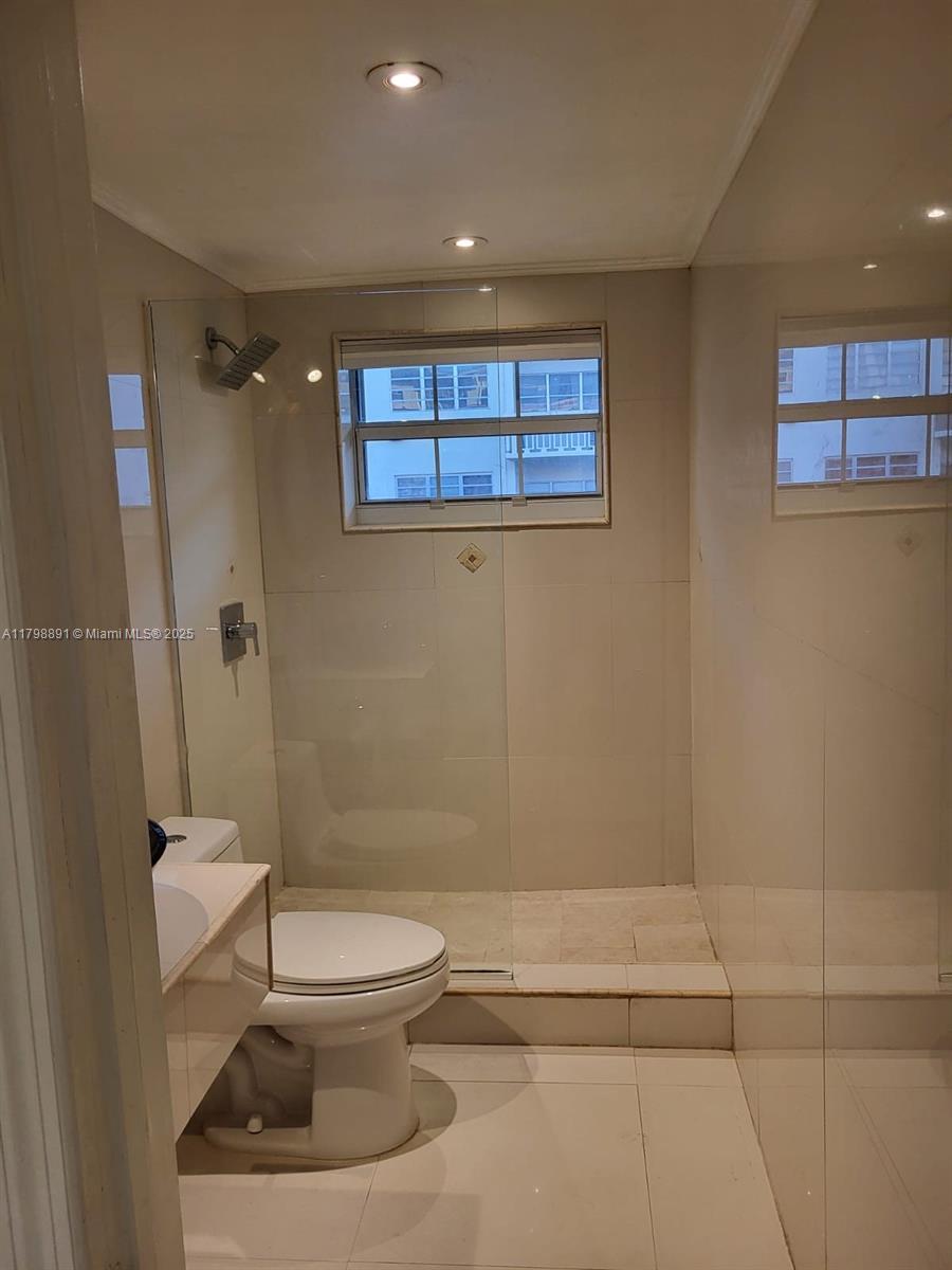 1450 NE 170th St #106, North Miami Beach, Florida image 12