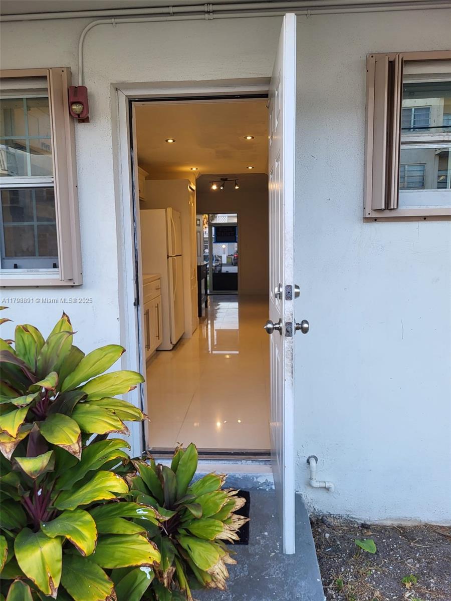 1450 NE 170th St #106, North Miami Beach, Florida image 4