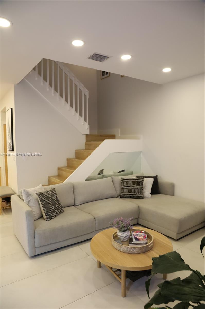 1085 River Birch St, Hollywood, Florida image 24