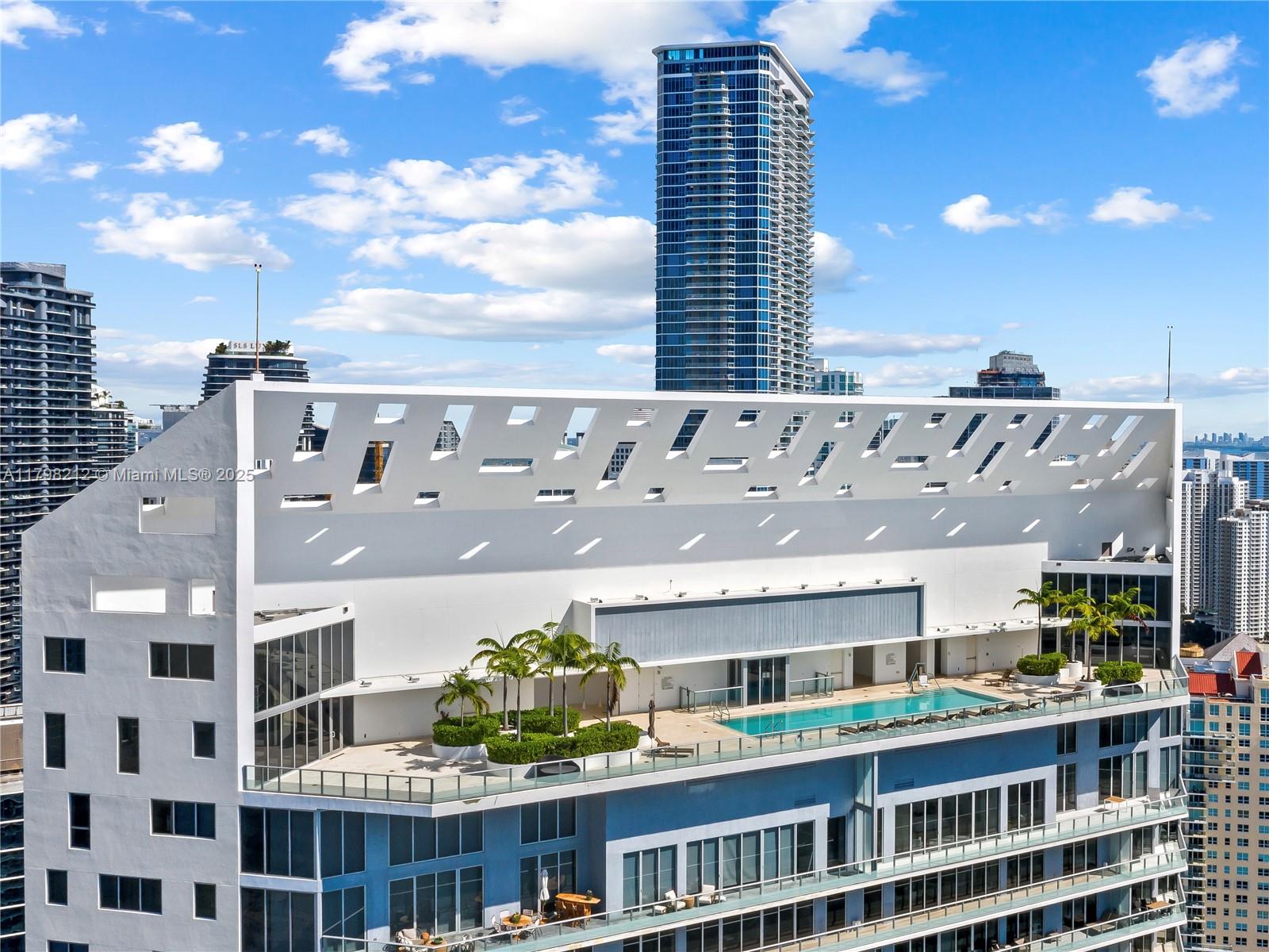1300 Brickell Bay Dr #1813, Miami FL 33131