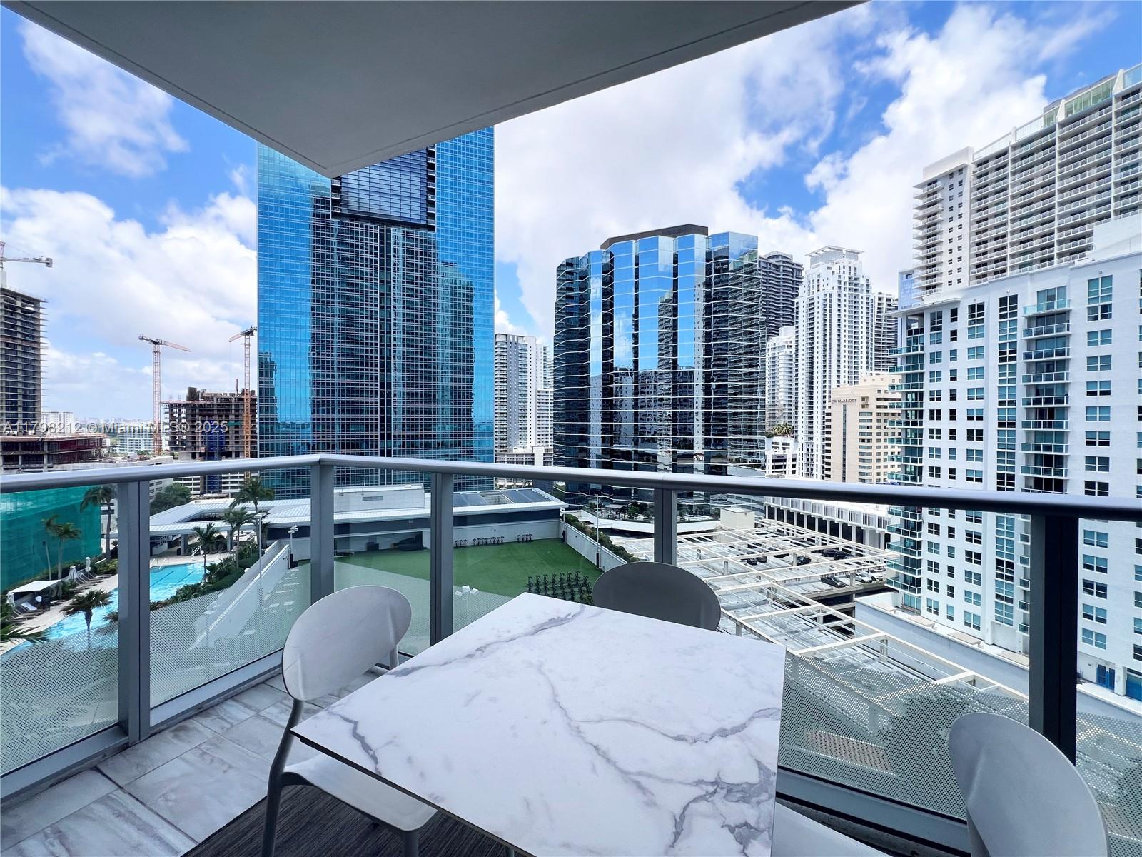 1300 Brickell Bay Dr #1813, Miami FL 33131