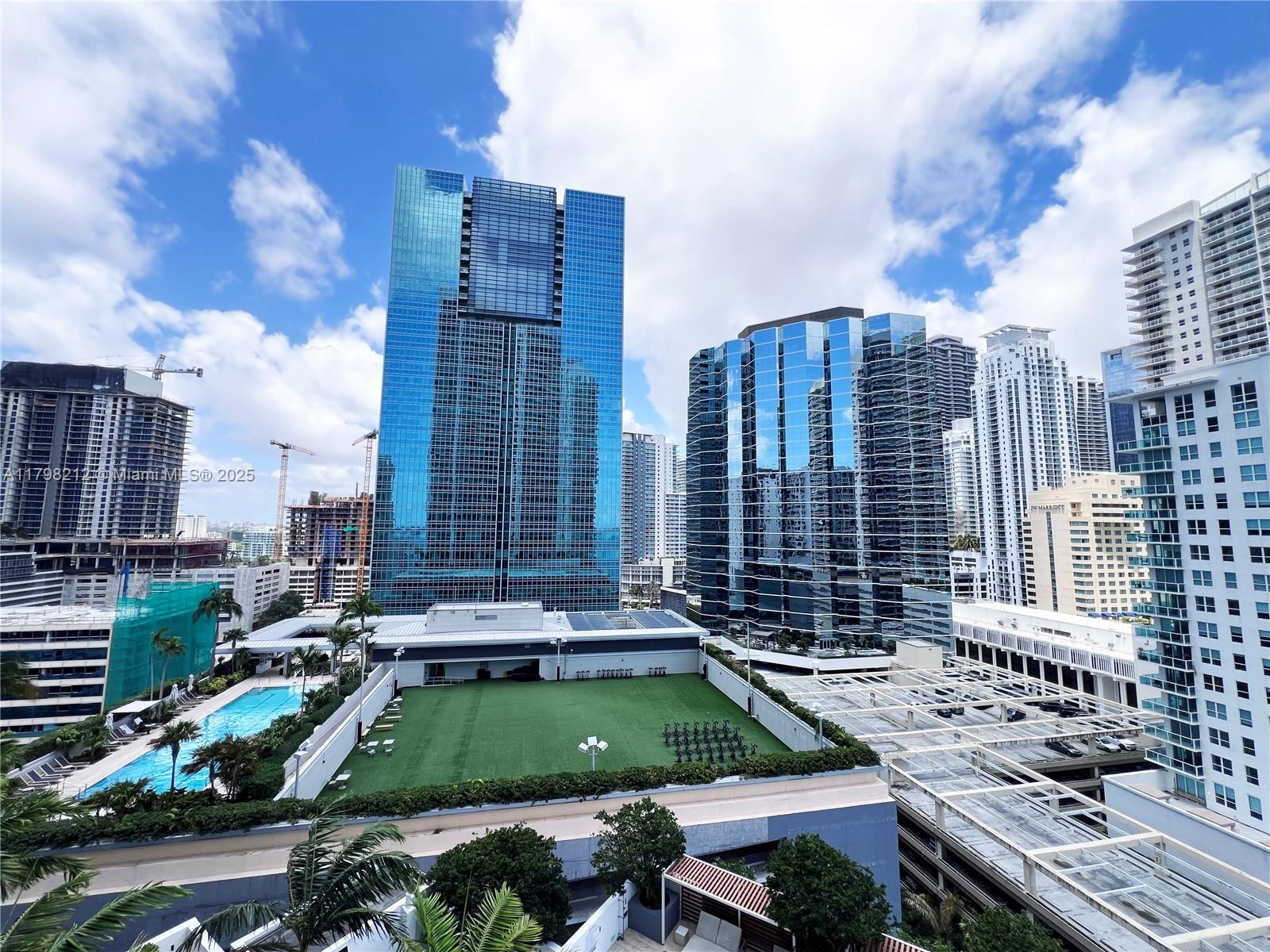 1300 Brickell Bay Dr #1813, Miami FL 33131