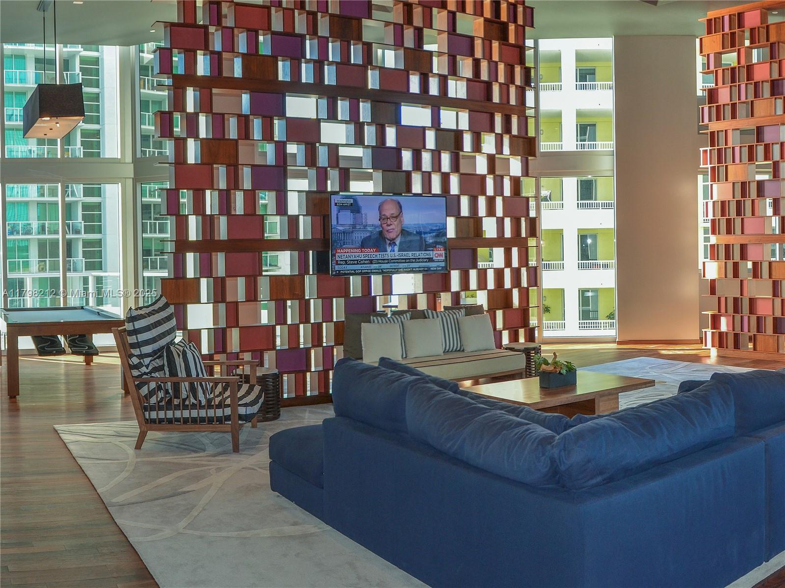 1300 Brickell Bay Dr #1813, Miami FL 33131