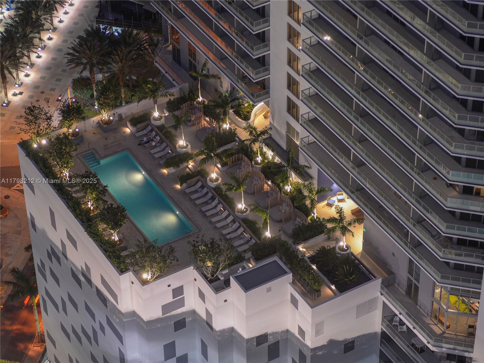 1300 Brickell Bay Dr #1813, Miami FL 33131