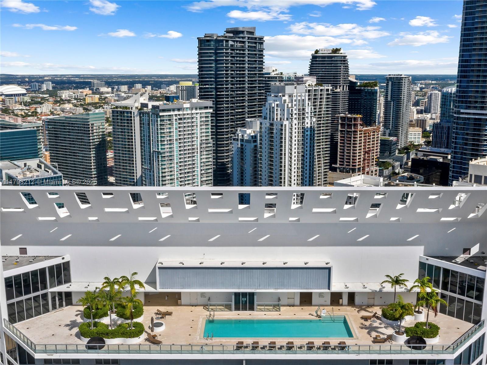1300 Brickell Bay Dr #1813, Miami FL 33131