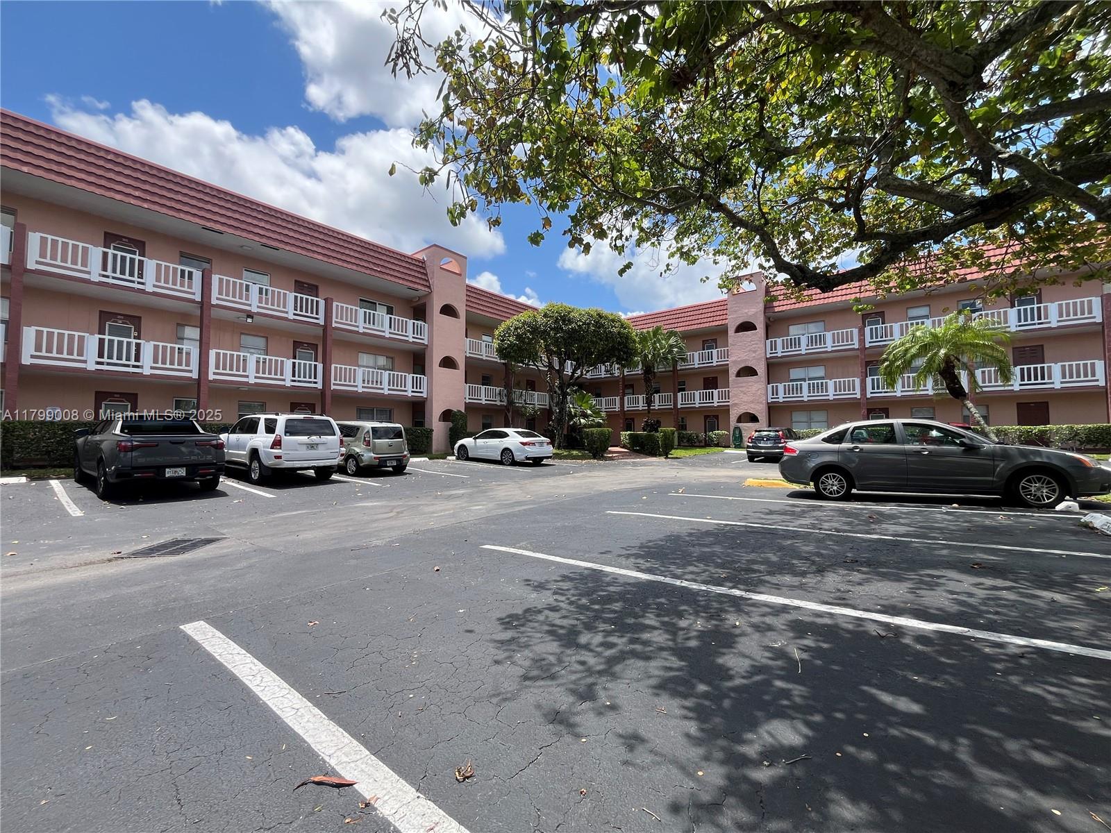 9420 Sunrise Lakes Blvd #106, Sunrise, Florida image 1