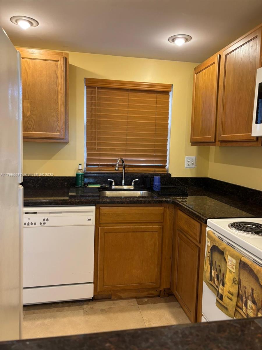 9420 Sunrise Lakes Blvd #106, Sunrise, Florida image 13