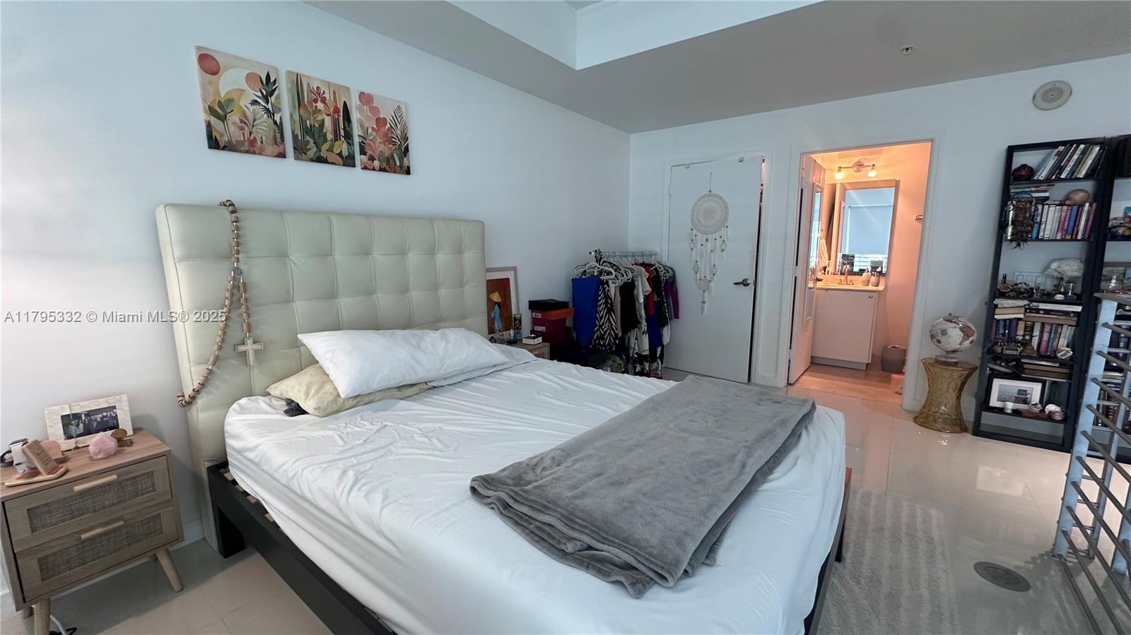 60 SW 13th St #2402, Miami FL 33130