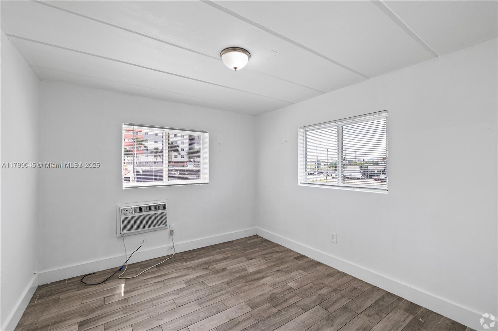 Property photo # 4