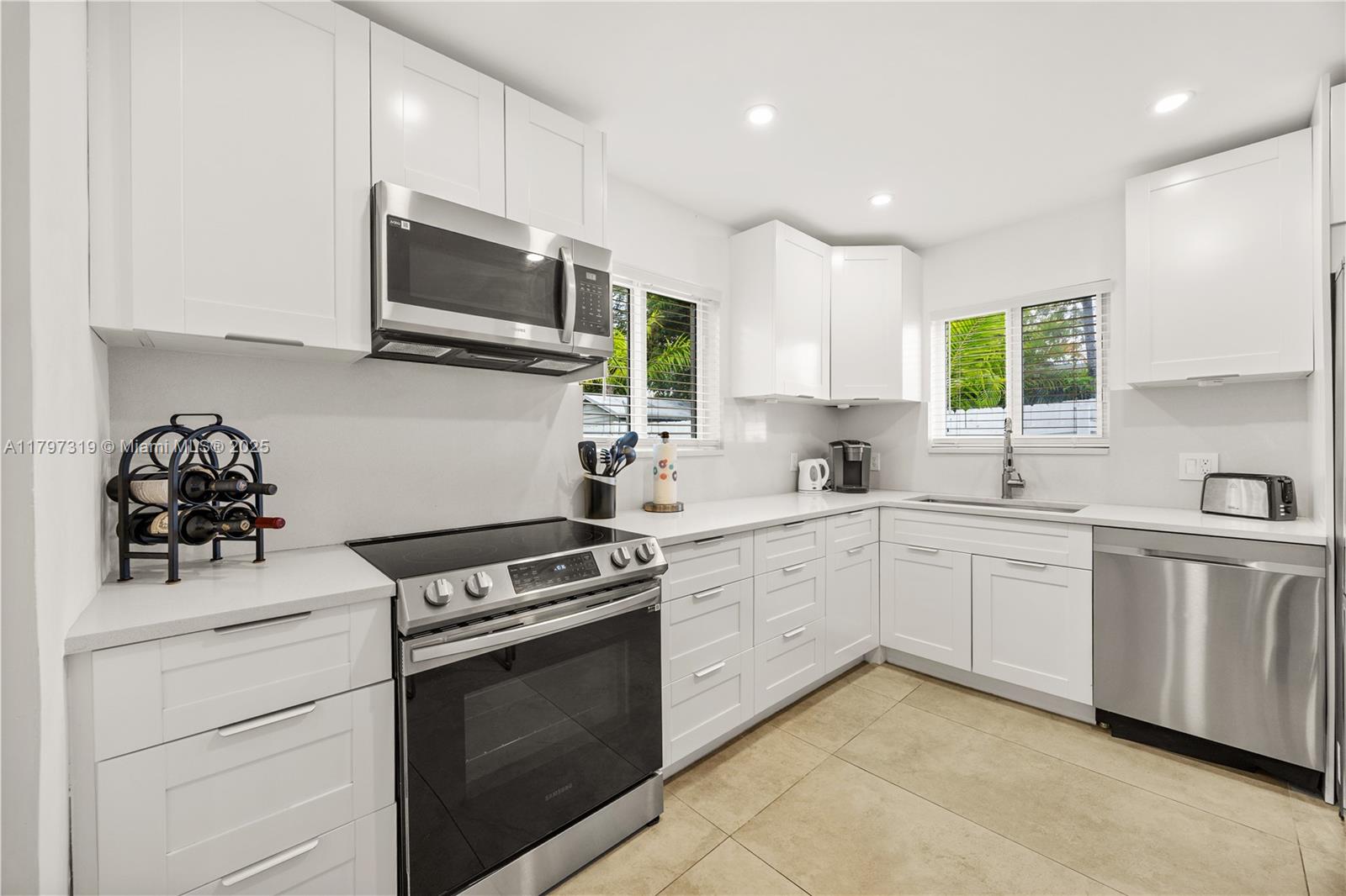 3246 Pierce St, Hollywood, Florida image 13