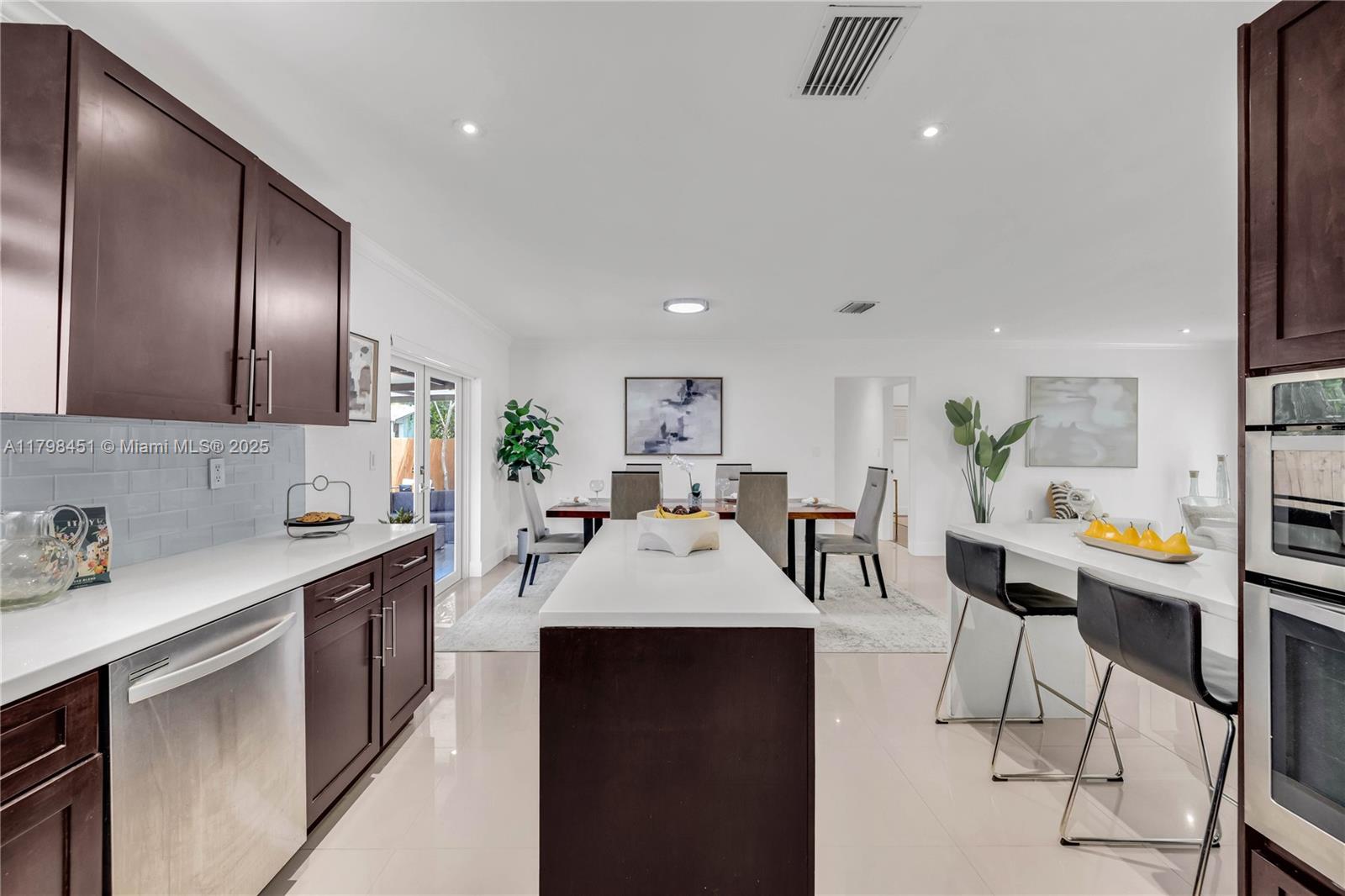 615 NE 115th St, Biscayne Park, Florida image 16