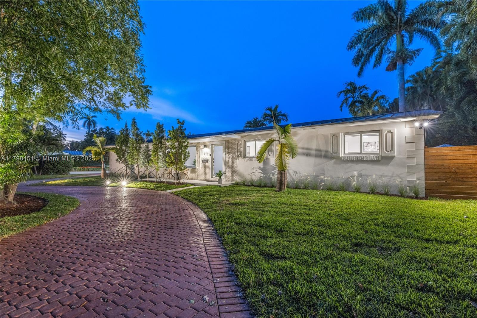 615 NE 115th St, Biscayne Park, Florida image 23