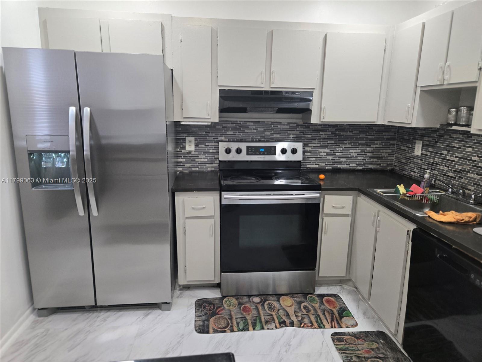 7904 SW 8th St, North Lauderdale, Florida image 3
