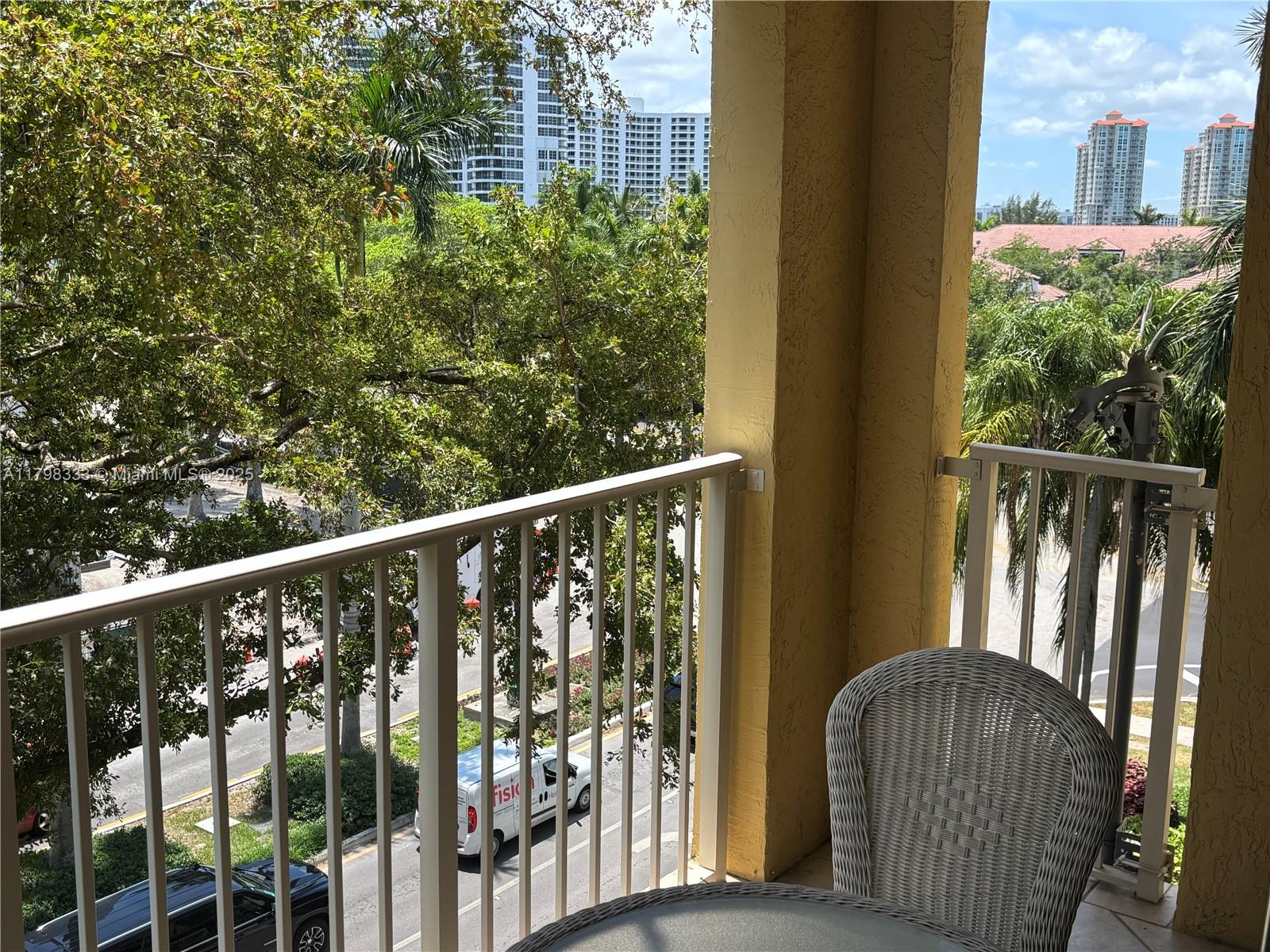 19501 E Country Club Dr #9506, Aventura FL 33180