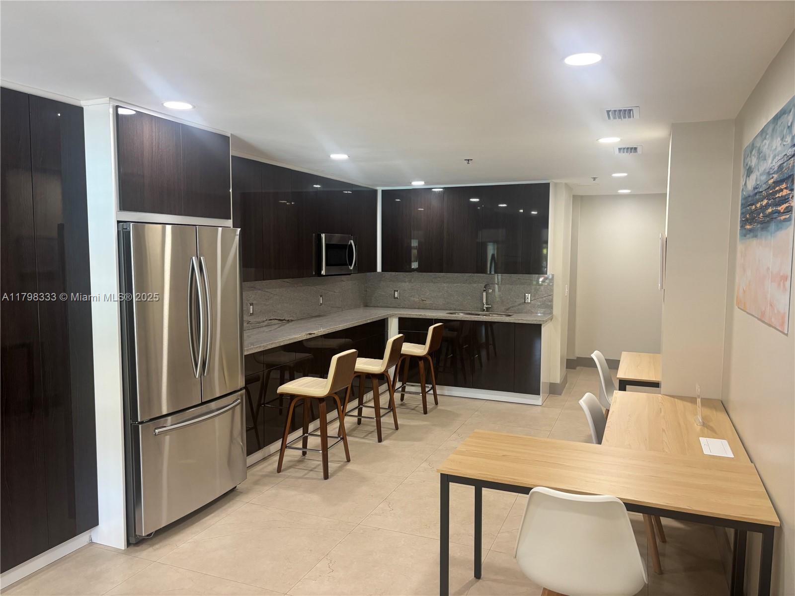19501 E Country Club Dr #9506, Aventura FL 33180