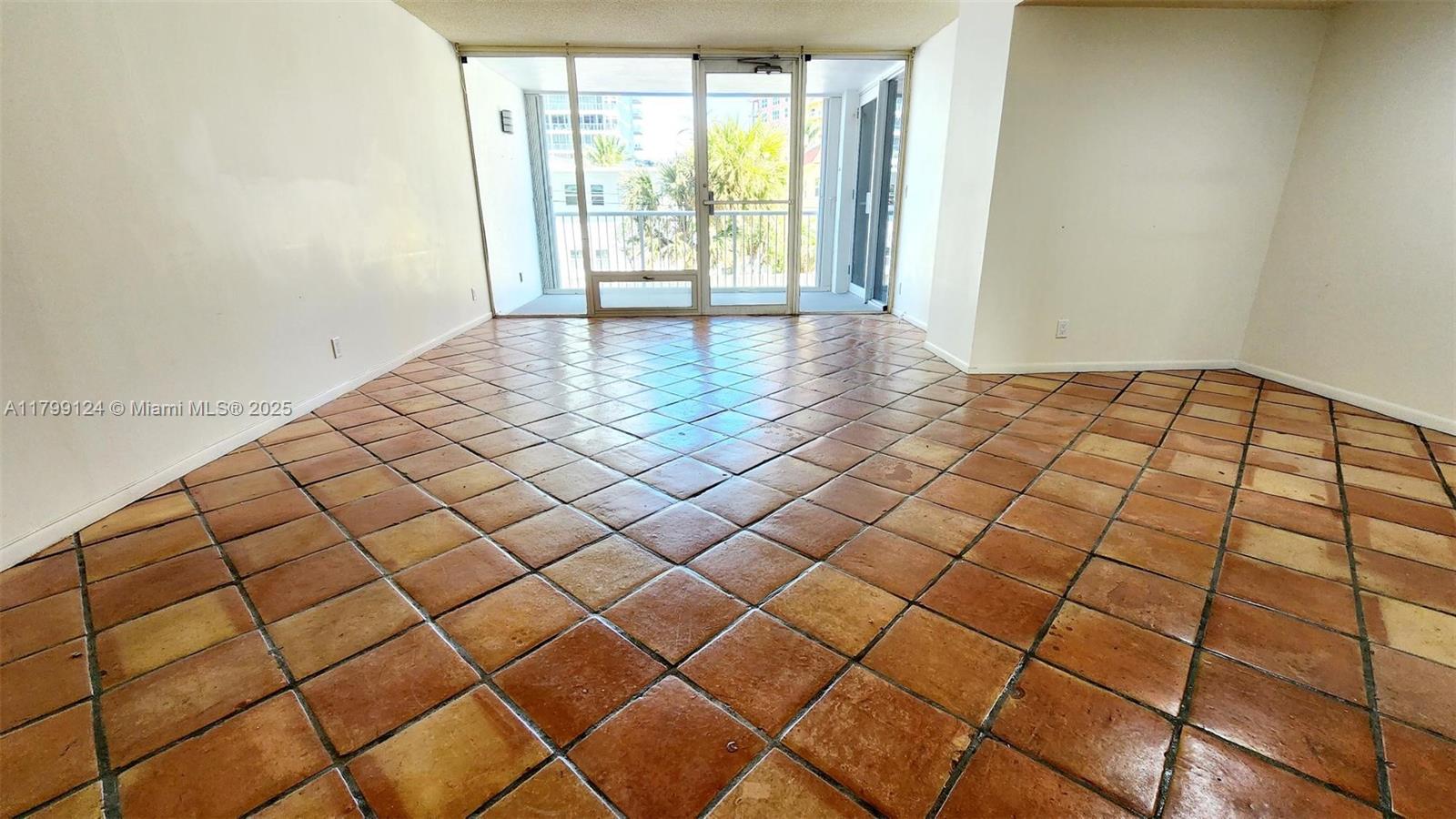2200 NE 33rd Ave #2J, Fort Lauderdale, Florida image 15