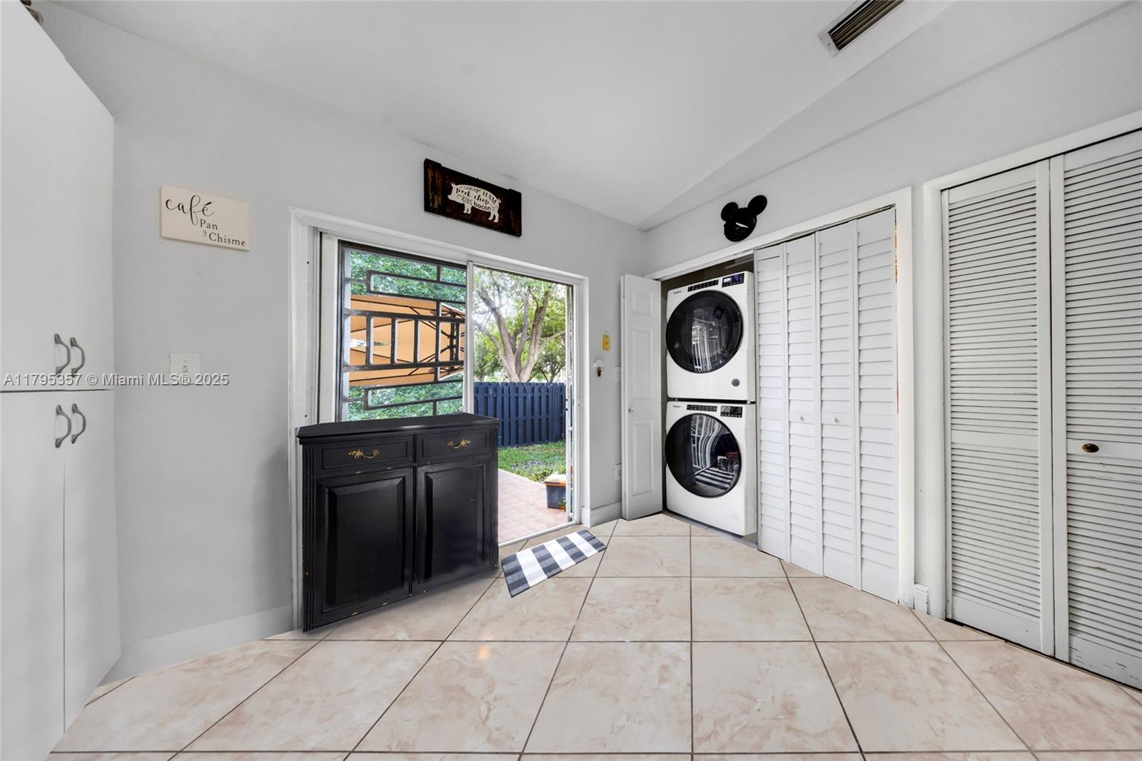 8255 NW 186th St #1002, Hialeah, Florida image 11