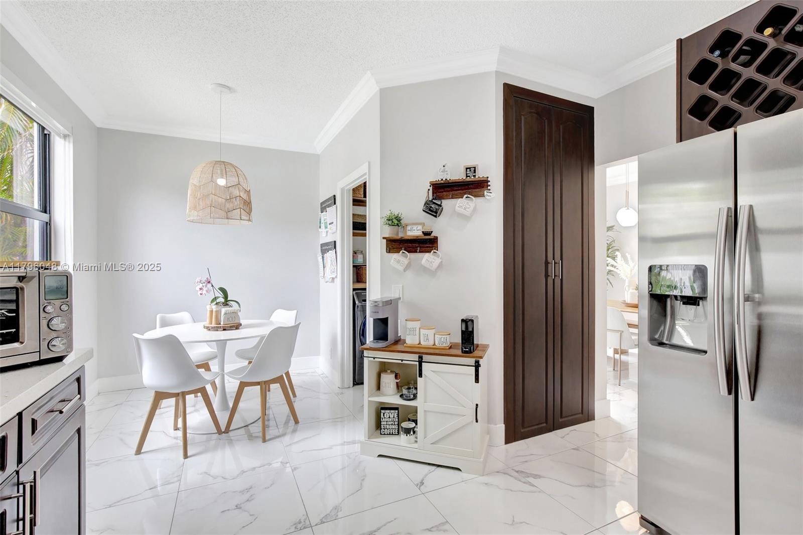 725 Tanglewood Cir, Weston, Florida image 10