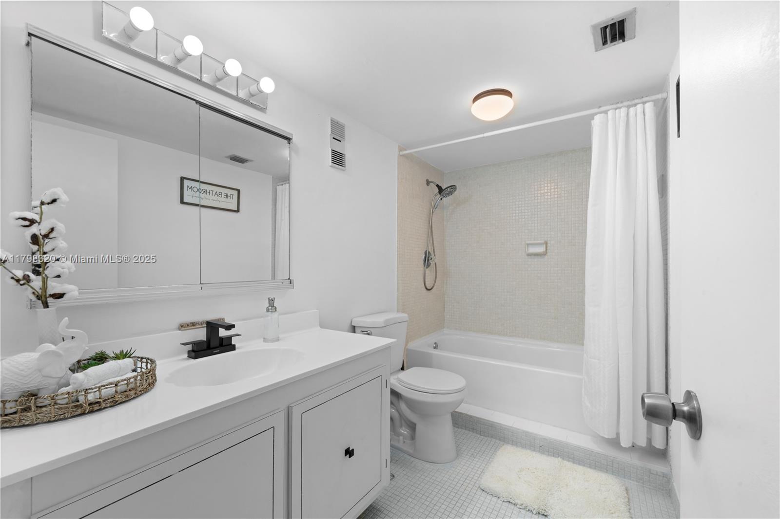 665 NE 195th St #223, Miami, Florida image 12