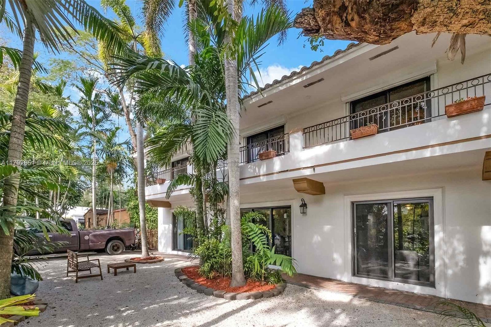 1226 Cordova Street, Coral Gables, Florida image 3