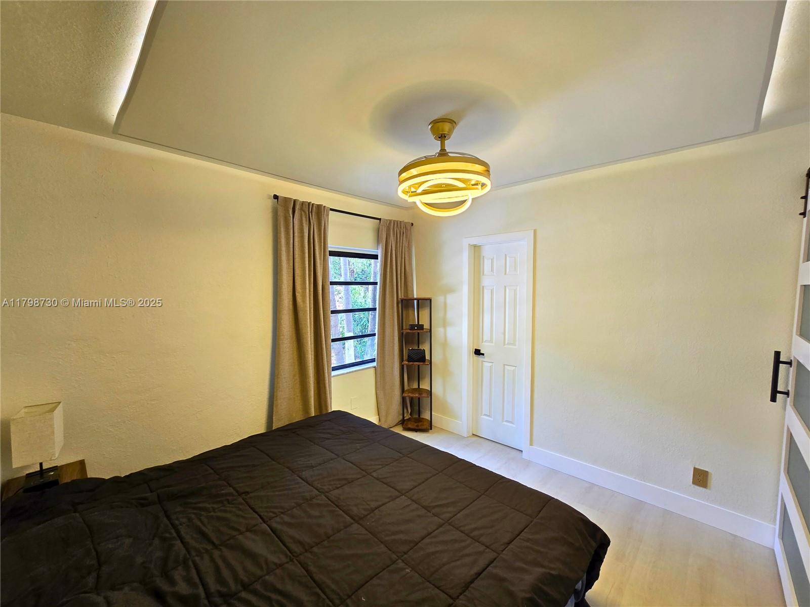 Listing Photo 12