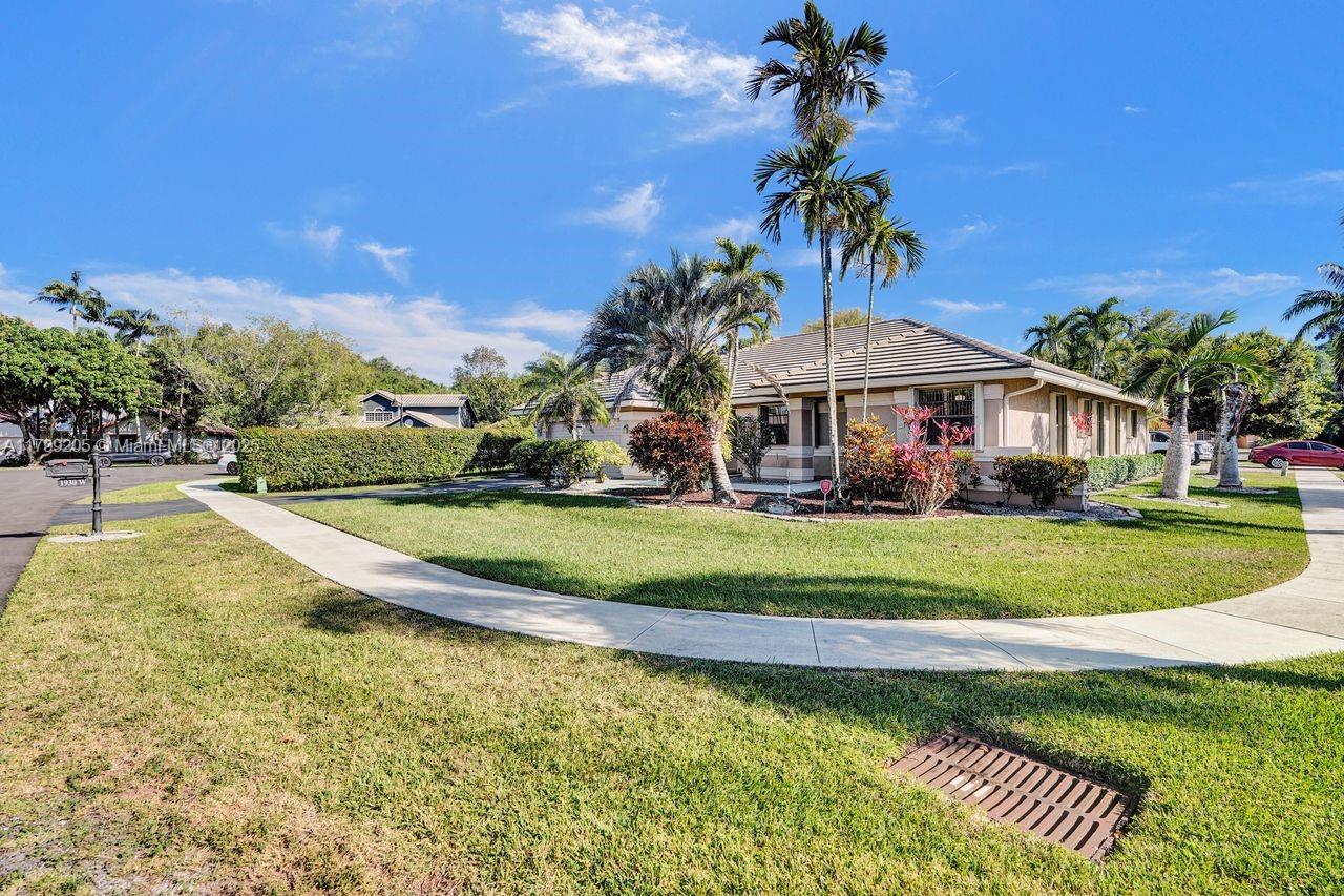 1930 W Oak Knoll Cir, Davie, Florida image 49