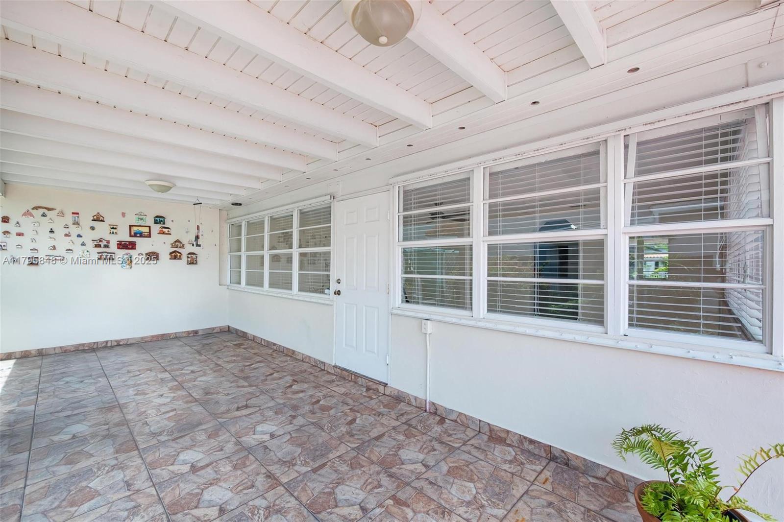 241 NW 46th Ave, Miami, Florida image 33