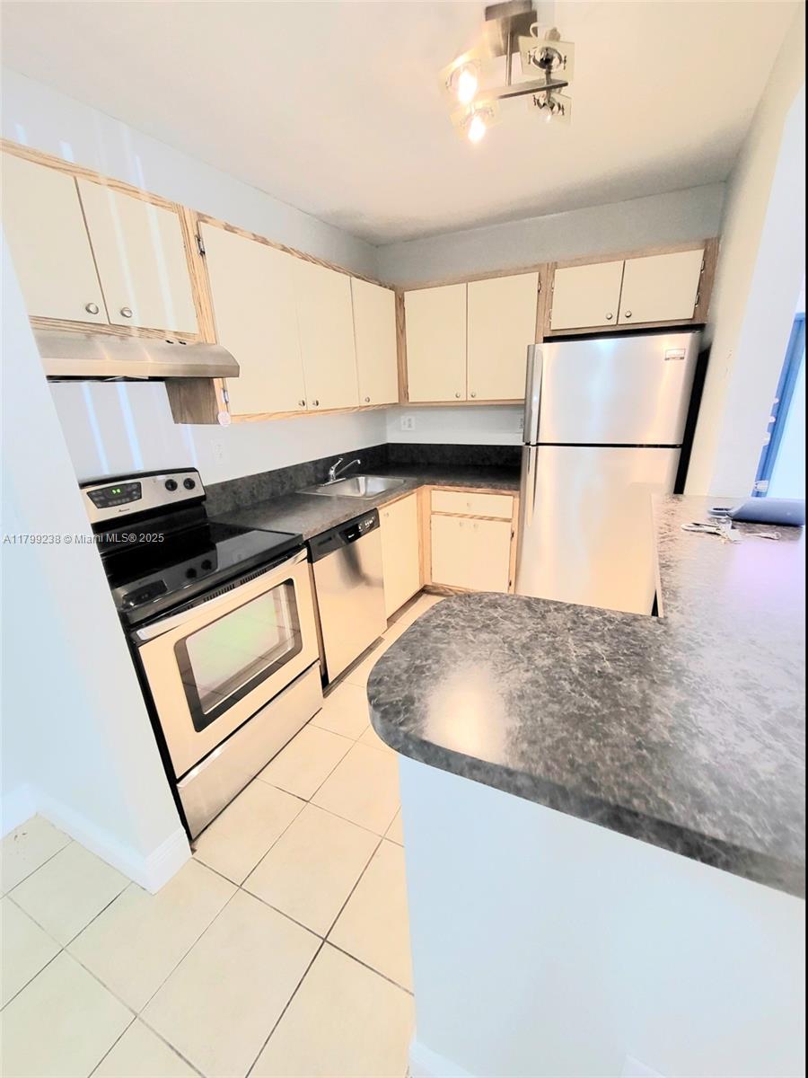 Property photo # 4