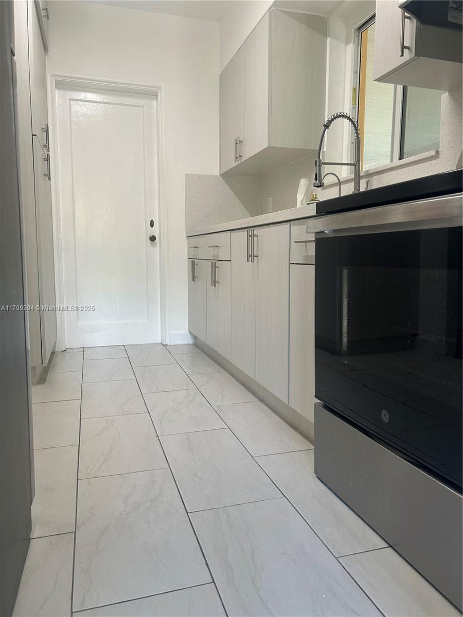 1575 SW 12th Ave, Miami, Florida image 10