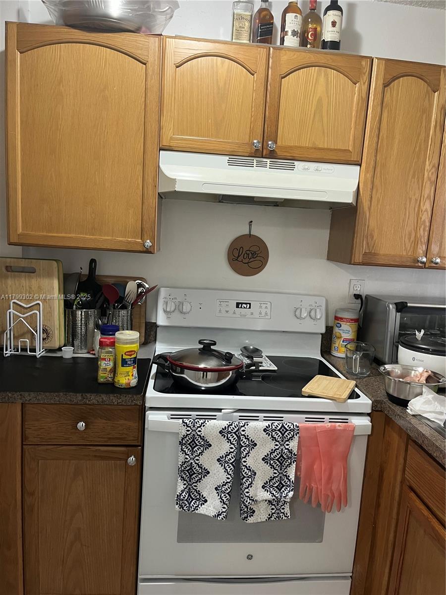 8145 NW 7th St #211, Miami, Florida image 5