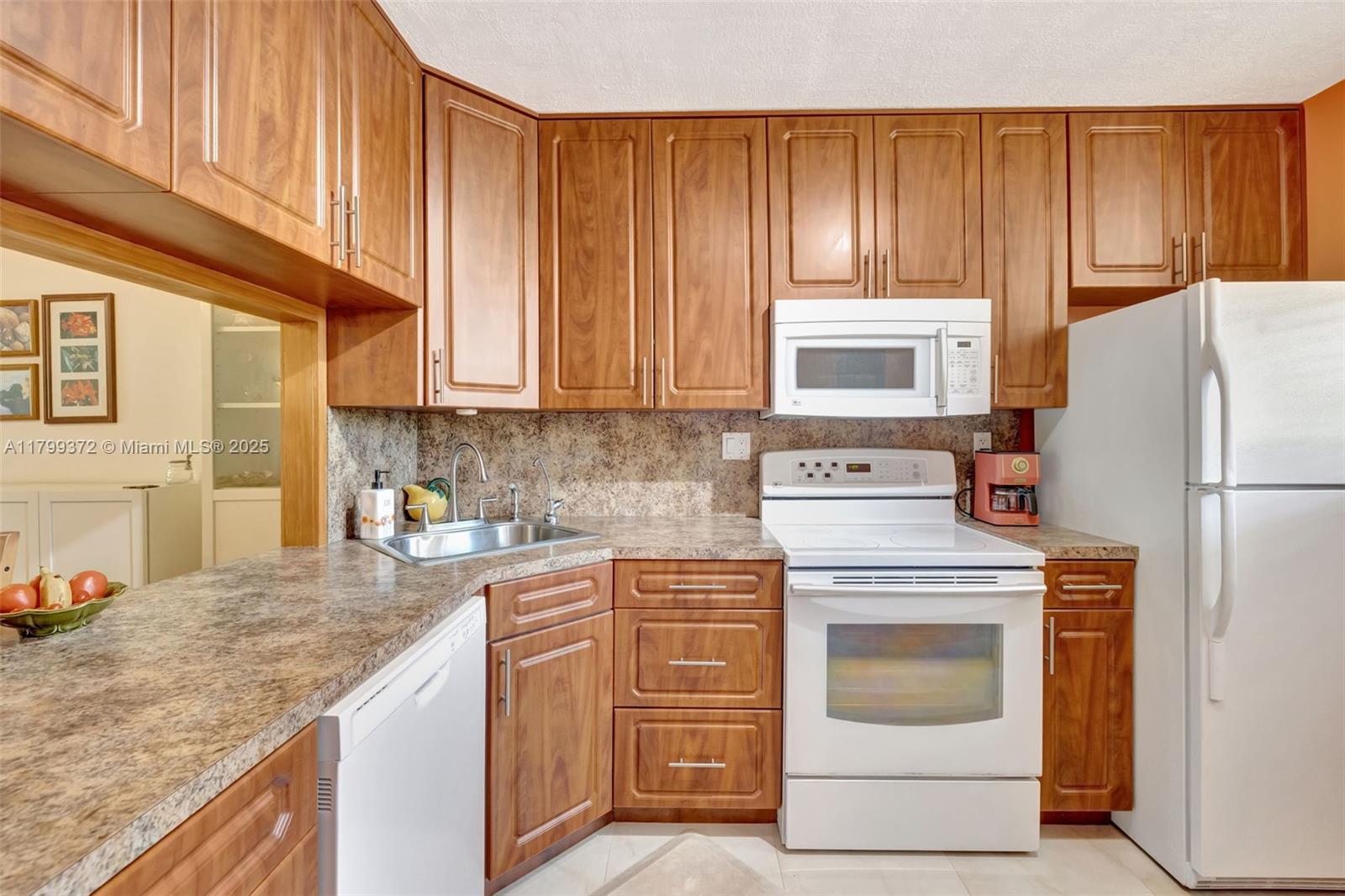 7080 Environ Blvd #223, Lauderhill, Florida image 9