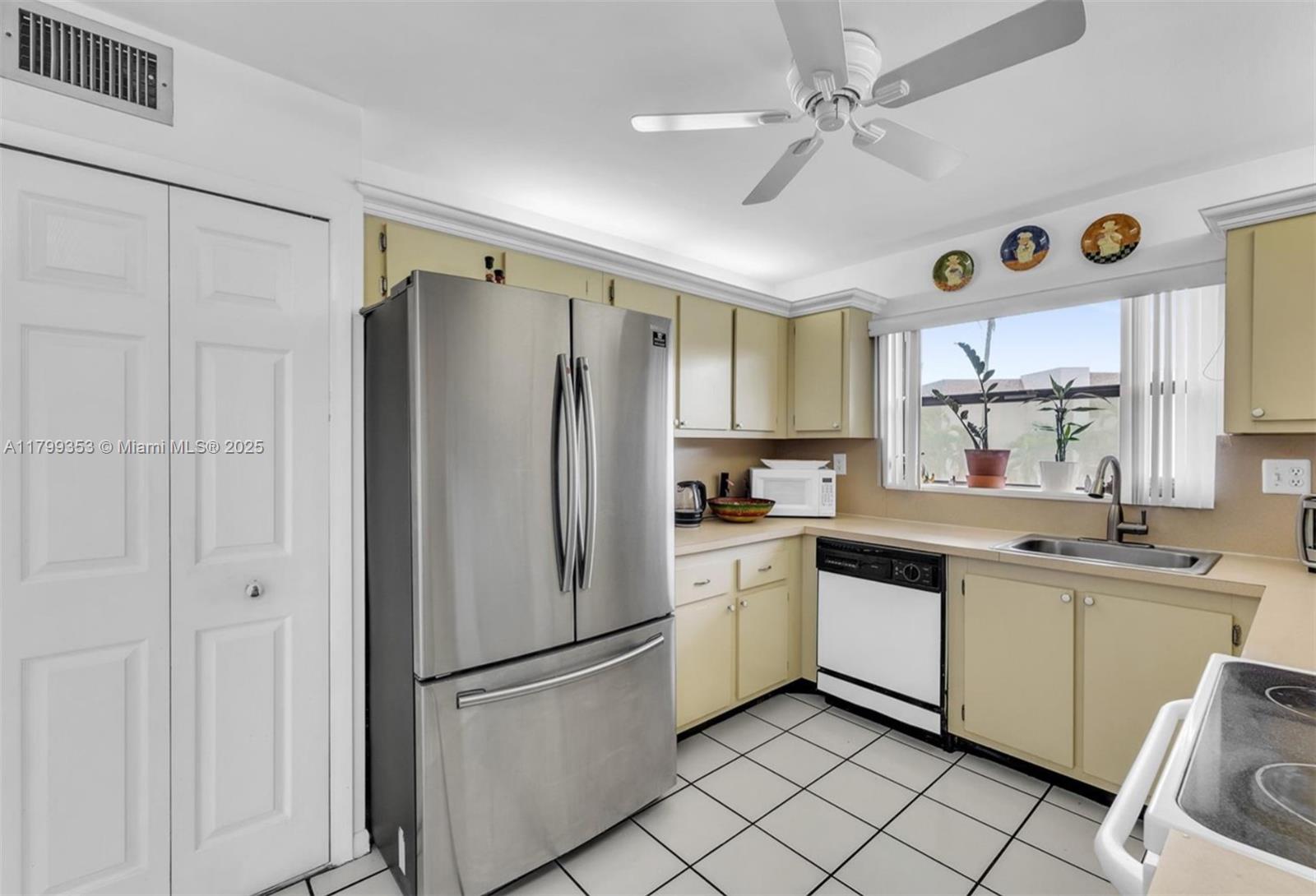 10451 Sunrise Lakes Blvd #205, Sunrise, Florida image 2