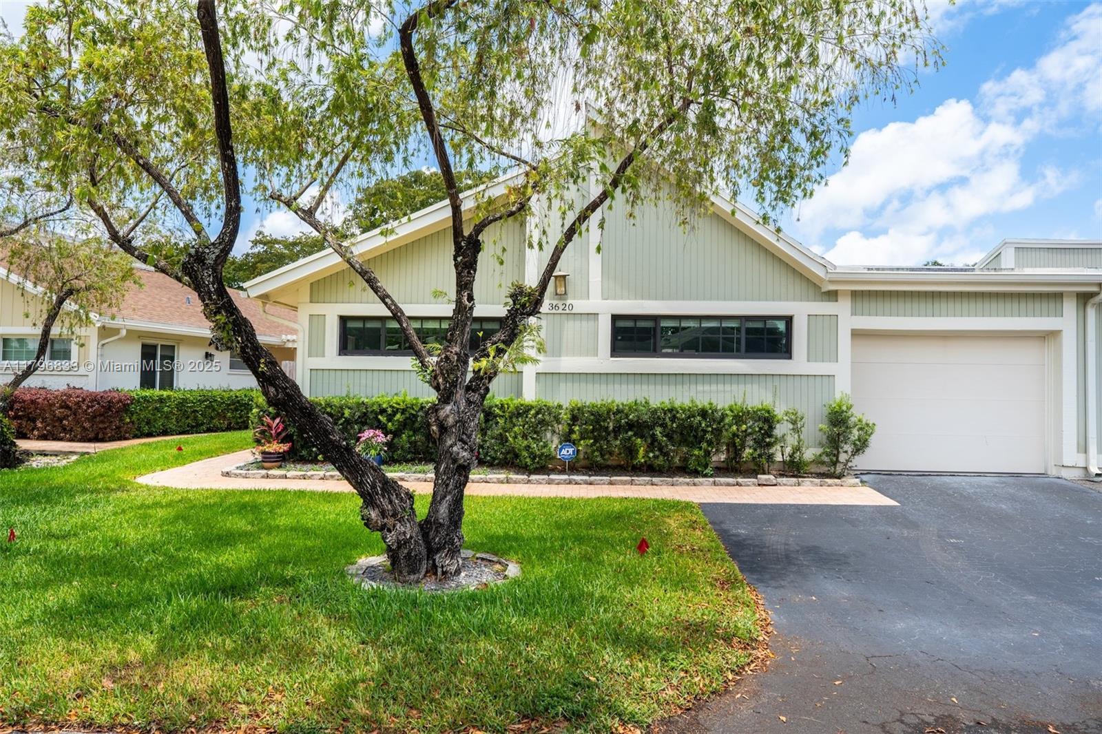 3620 E Forge Rd #16, Davie, Florida image 1