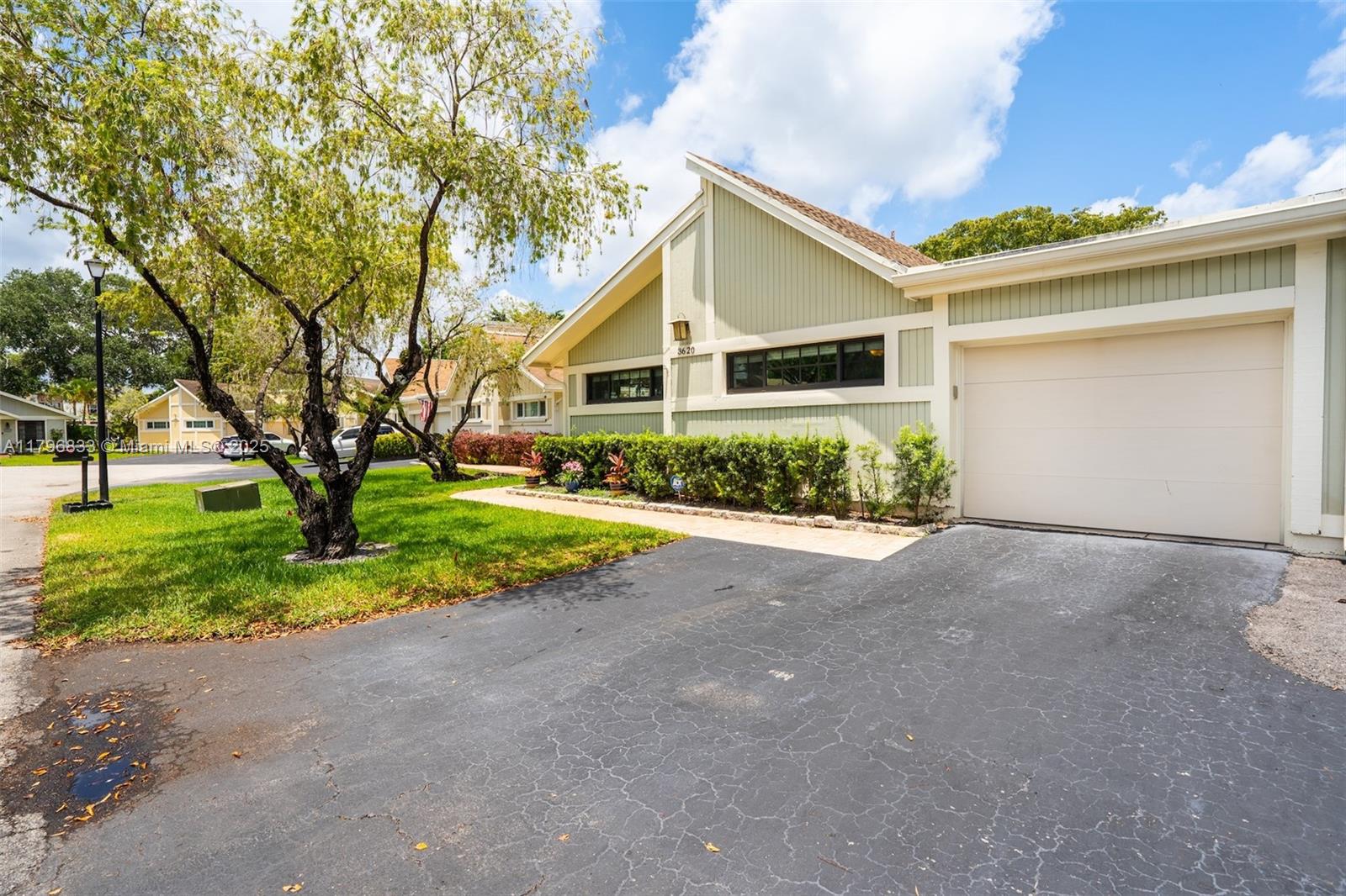 3620 E Forge Rd #16, Davie, Florida image 2
