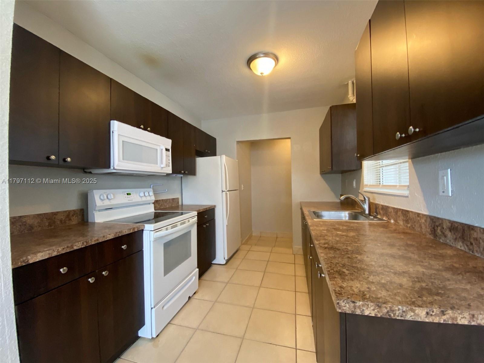 1820 NW 188th Ter, Miami Gardens, Florida image 3