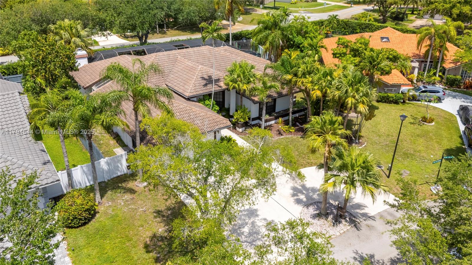 1041 NW 93rd Ter, Plantation, Florida image 50