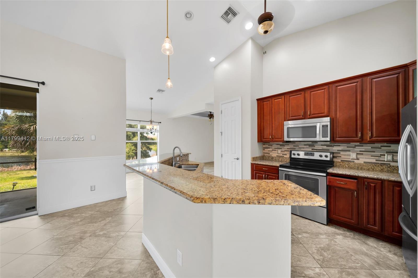 3326 SW 8th St, Cape Coral, Florida image 22